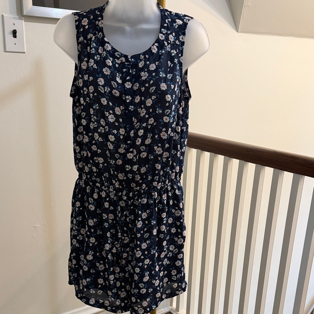 DR2 Navy Floral Sleeveless Romper small